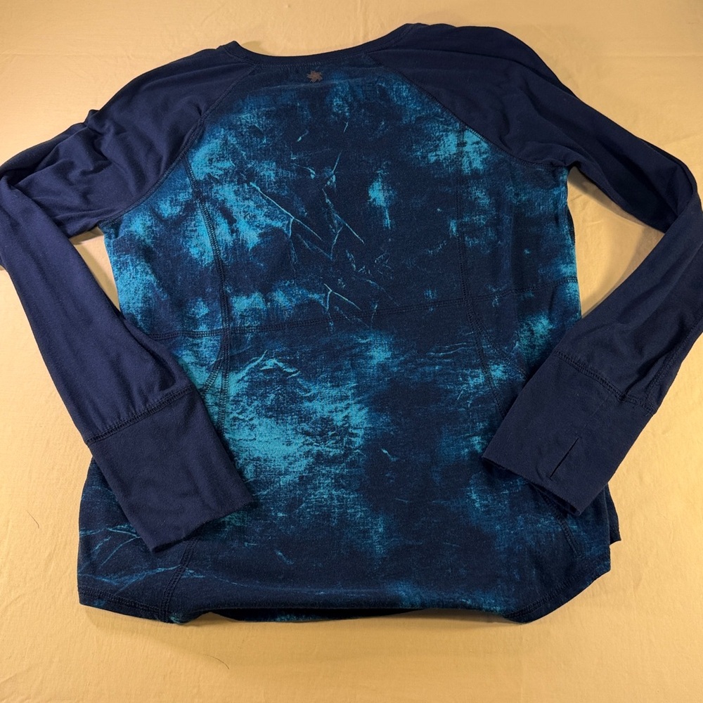 Tek gear dry Tek activewear top crewneck, long sleeve thumb holes size large - Picture 5 of 6